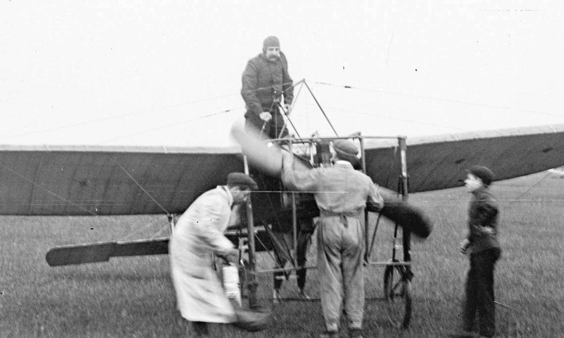 25 juillet 1909 : Louis Blériot, pionnier du ciel, traverse la Manche en avion