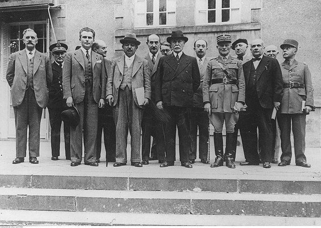 10 Juillet 1940 : Le Jour Où la France Bascula à Vichy